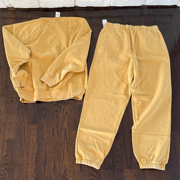 GAP Golden Yellow Sweatshirt and Joggers Set Small New - Picture 5 of 5